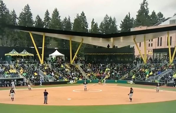 Washington Huskies at Oregon Ducks Softball