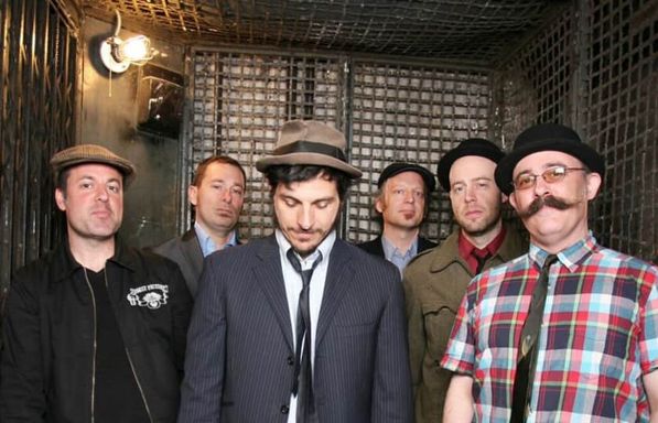 THE SLACKERS ON A BOAT!