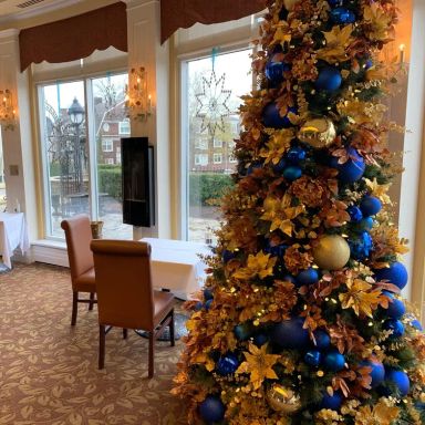Tiara Restaurant - Queen's Landing Hotel