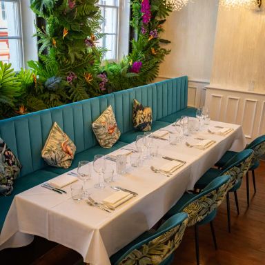 Square Grill Brasserie & Piano Bar
