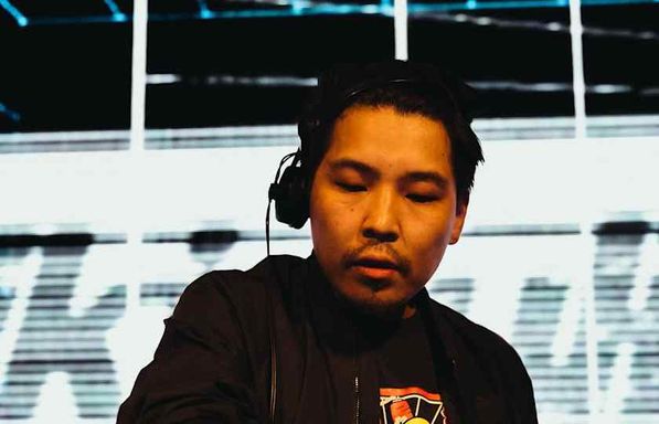 Taiki Nulight with Casey Club