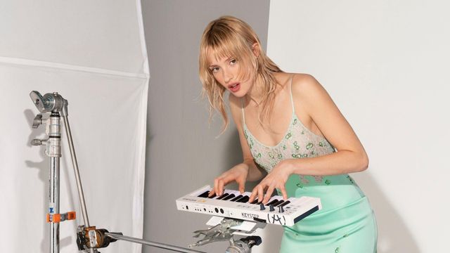 Angèle – Instinct Tour