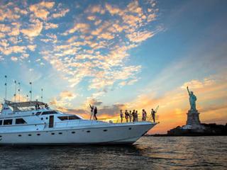 Dembow vs Reggaeton Yacht Party