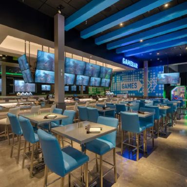 Dave & Buster's - Livonia