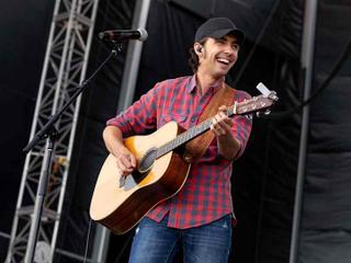 Mo Pitney