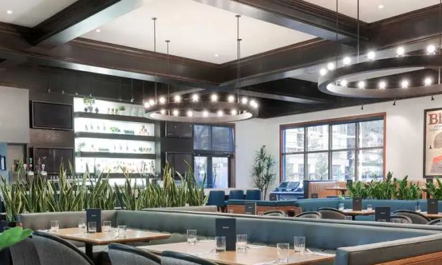 Earls Kitchen + Bar - Port Coquitlam