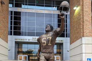 Austin: UT Campus Magic Puzzle Adventure