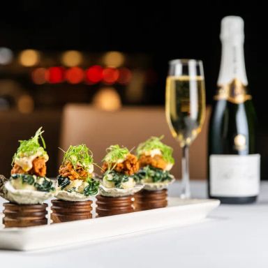 Red Oak Steakhouse at Saracen Resort