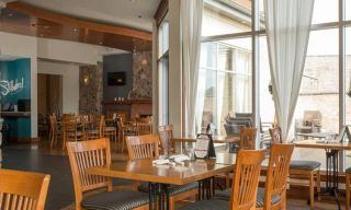 Stillwaters Plate and Pour