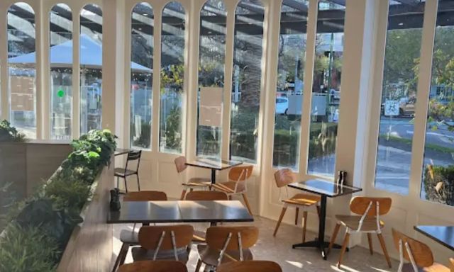 HR Cafe & Bar