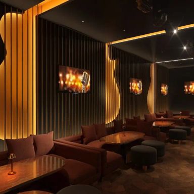 Maze Lounge
