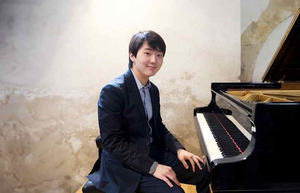 Seong-Jin Cho Plays Rachmaninoff