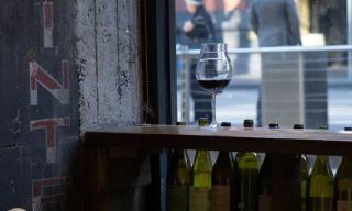 V Wine Salon