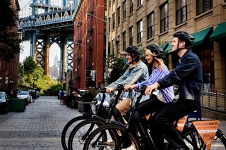 Brooklyn Bridge, DUMBO and Downtown Manhattan Guided Bike Tour