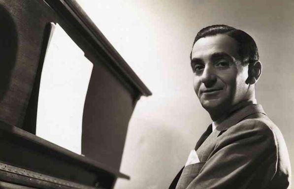 Irving Berlin's White Christmas