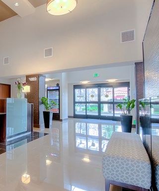 Holiday Inn Express & Suites Carlsbad Beach