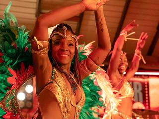 Harbour Lights Beach Extravaganza and Dinner Show