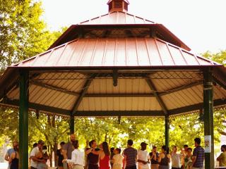 Soirée Salsa – Cours & Social at M Montreal Hostel