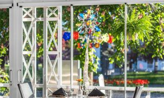 Zees Wine Bar & Grill