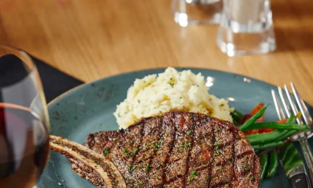 Milestones Grill + Bar - Scarborough Town Centre