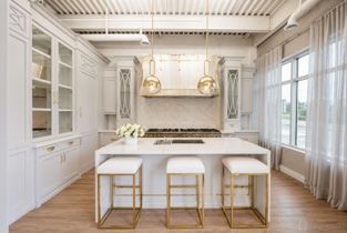 Luxurious Modern Kitchen at Level Up