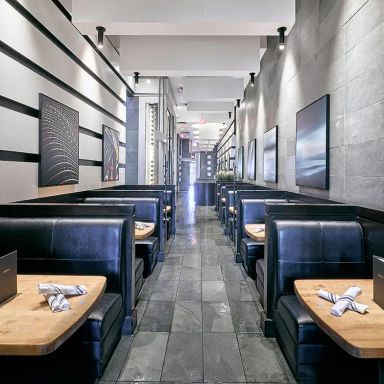 Moxies - Fairview Mall