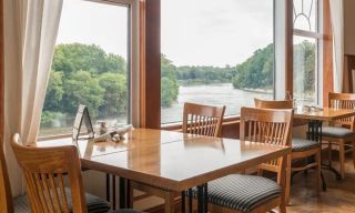 Stillwaters Plate and Pour