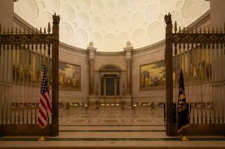 Skip-the-Line National Archives VIP ALL ACCESS Express 1 hr Tour