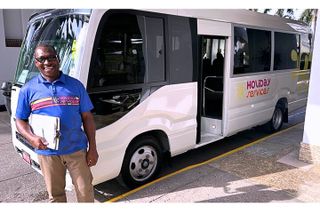 Group Private Kingston Airport Transfers (4 - 9 Persons)