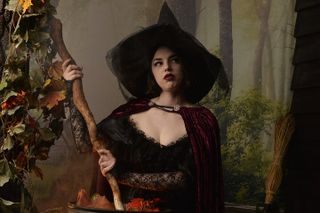 Immersive Costume Photography Salem MA Pequot House Velvet Parlor
