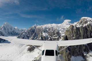 Small-Group Flight Denali National Park Tour with Guided Hike