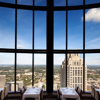 The Sun Dial Restaurant, Bar & View
