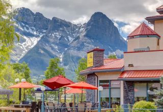 Chez Francois Restaurant and Patio