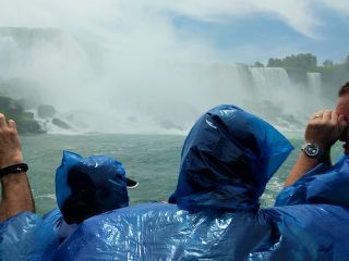 Niagara Falls in 1 Day: Tour of American and Canadian Sides