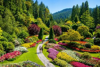 Victoria & Butchart Gardens Tour with Ferry from Vancouver