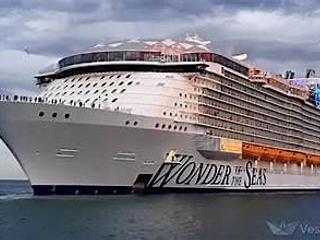 HALLOWEEN SINGLES CRUISE
