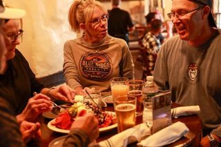 Boston Historic Pubs Tour with Drinks and Tastings Included